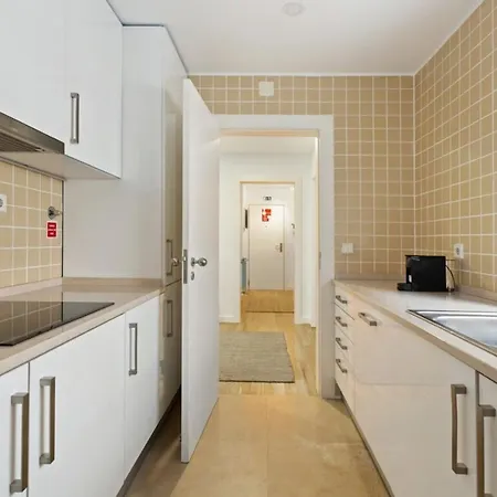 Beautiful 2 Bedroom In Bairro Alto Lizbona