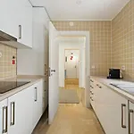 Beautiful 2 Bedroom In Bairro Alto Lissabon
