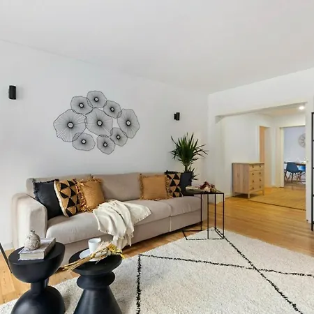 Lägenhet Beautiful 2 Bedroom In Bairro Alto
