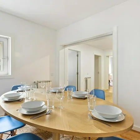 Beautiful 2 Bedroom In Bairro Alto Lisboa