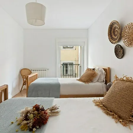 Apartment Beautiful 2 Bedroom In Bairro Alto *