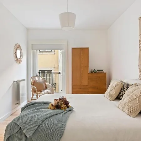 Beautiful 2 Bedroom In Bairro Alto 아파트 리스본